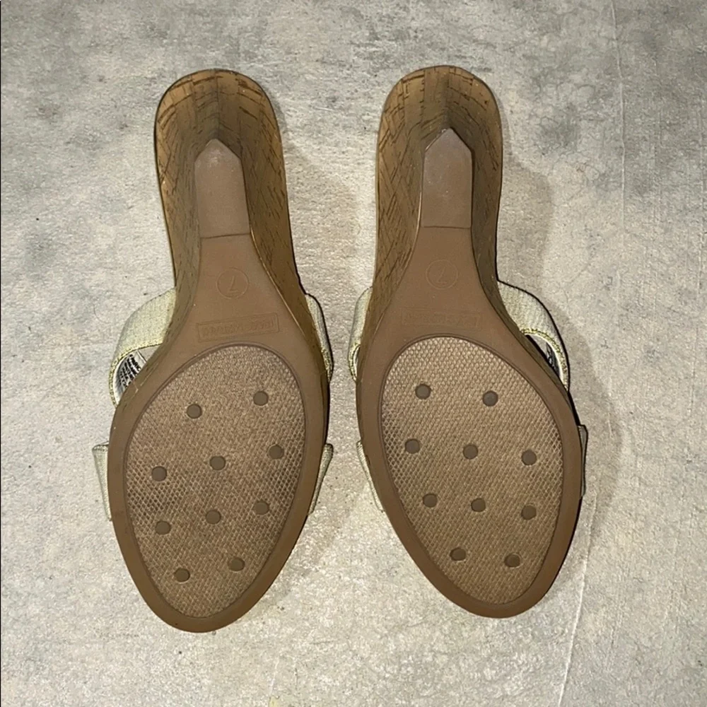 NWOT Isaac Mizhari for Target Gold Cork Wedges ToeStrap sz 7